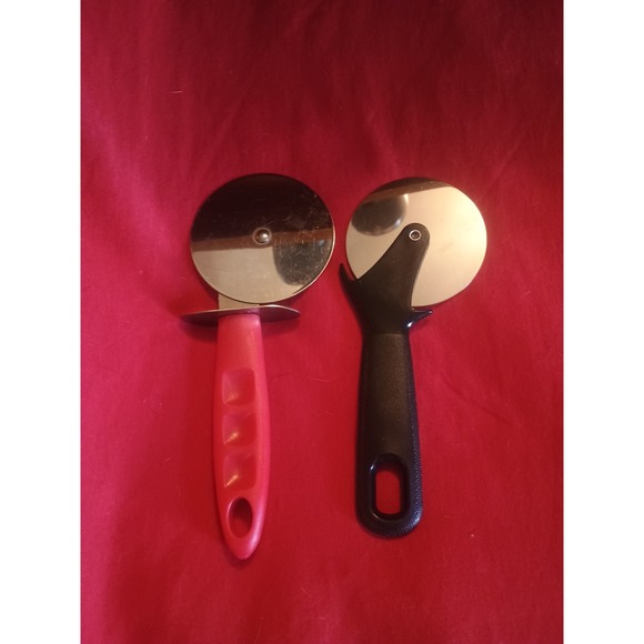 The Unbranded Brand Other - Lot of 2 Pizza Cutters Stainless Steel Blades